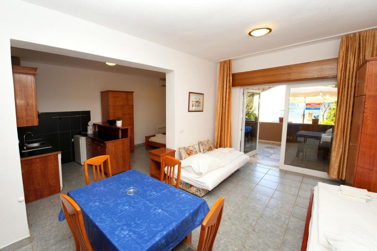 Apartments By The Sea Slatine, Ciovo - 10435 Exteriör bild